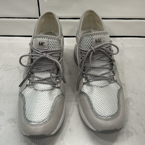 MICHAEL KORS Scout Sneakers Leather Wedge Heel Lace Up Silver Metallic 8M - Picture 3 of 16